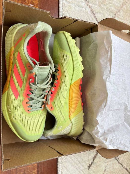 Кроссовки Adidas Terrex идеальны для походов в горы и бега
