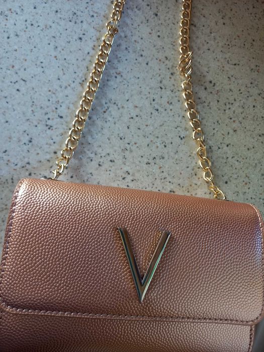 Vând geanta Valentino