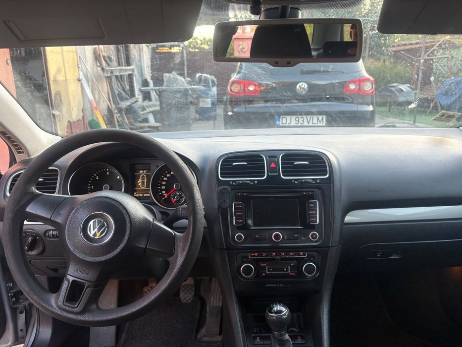 Vând VW Golf VI 2012  1, 6 tdi 4300 euro  stare f.buna