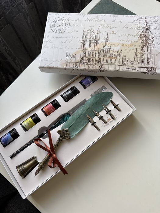 Продается чернильный набор.