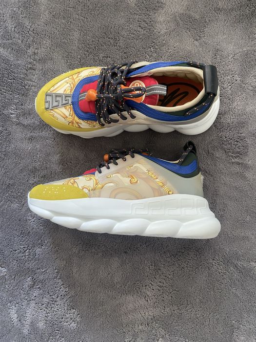 Versace chain reaction