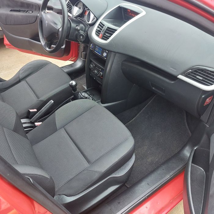 Peugeot 207, 1.4 benzina + gpl , Euro 5, din 2011