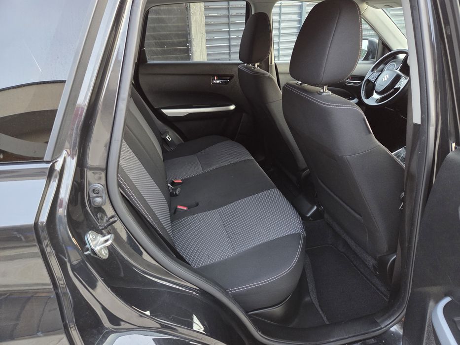 Suzuki Vitara  / 1.6 Diesel / 4x4 / Distronic  / Camera spate