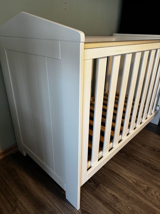 Vând pătuț pentru copii Pinio Marsylia MDF 140x70 cm, culoare albă.