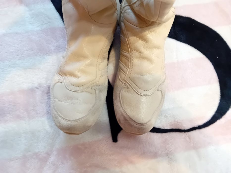 Адидас 38-39 номер-естествена кожа