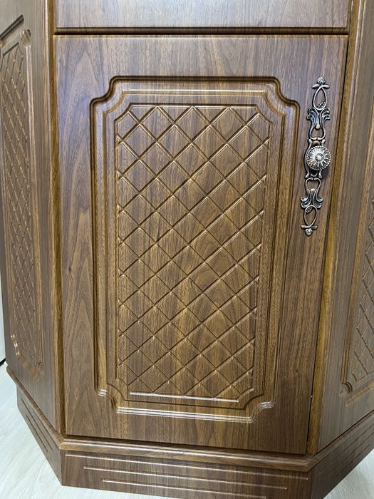 Продам шкаф для посуды