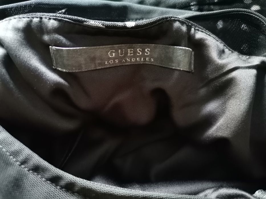 Елегантна рокля на Guess