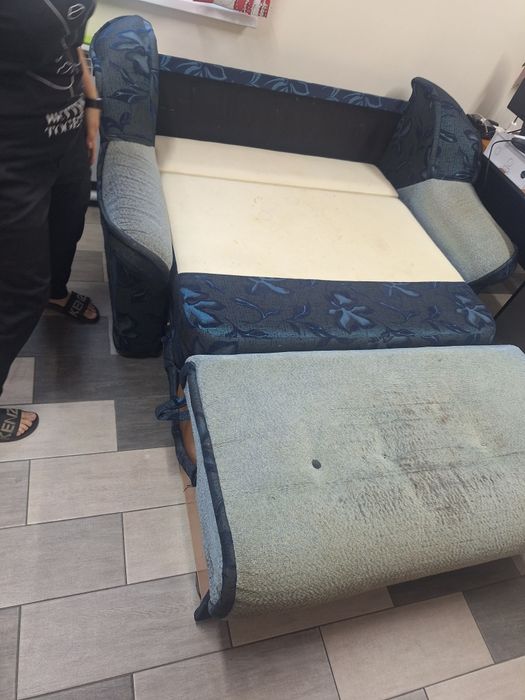 Продам диван 140*200.