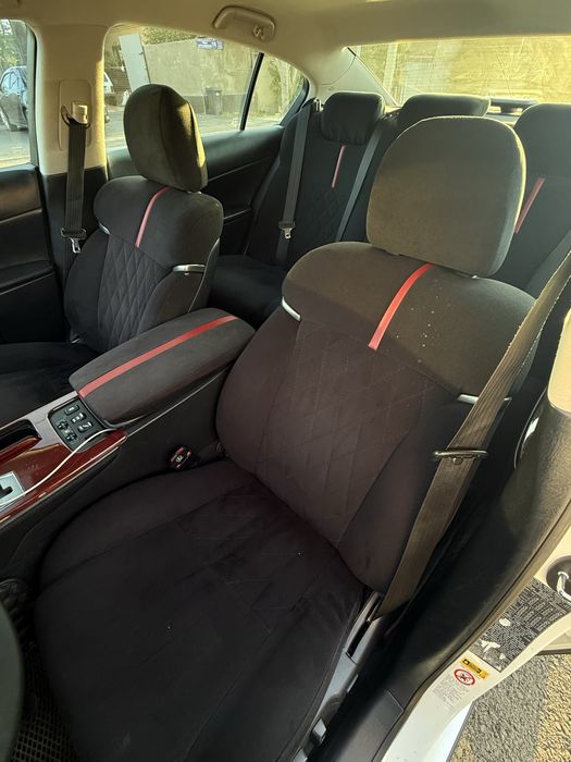 Продам чехлы сшытые на Lexus GS 190