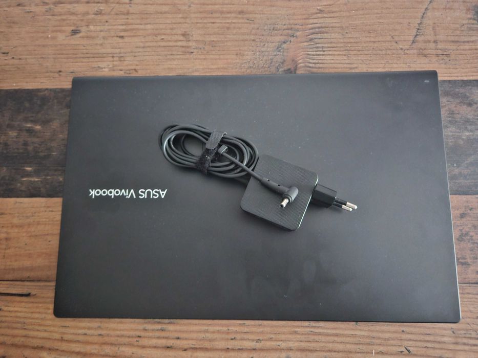 Asus VivoBook 15 i5 11K 16gb ram 256gb SSD