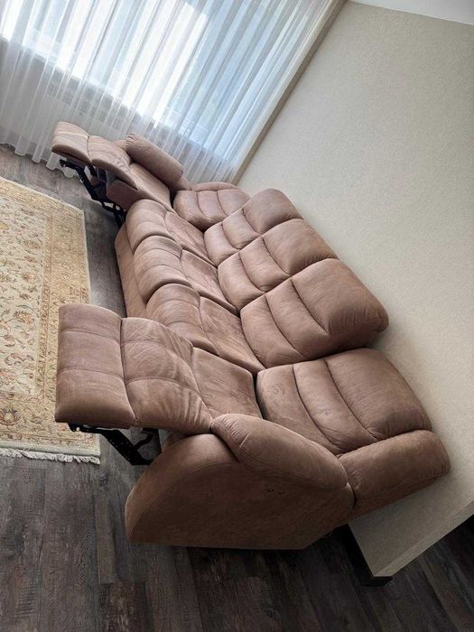 Продам диван с электроприводом