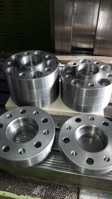 Изработване на фланци от стомана преходни
