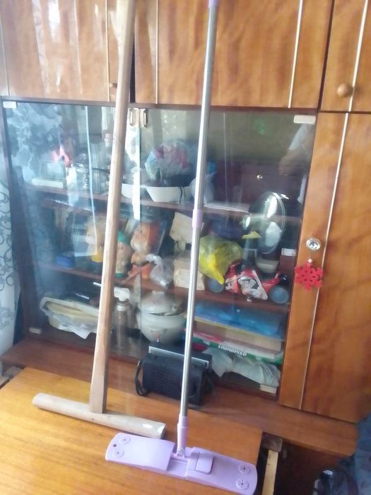 Швабра на выбор .