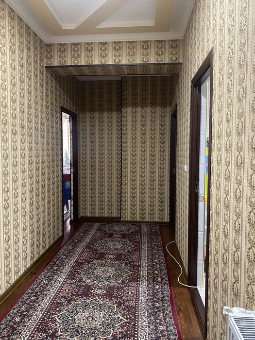 Сдается квартира со всеми удобствами.Возле Фестиваля,вдоль дороги.