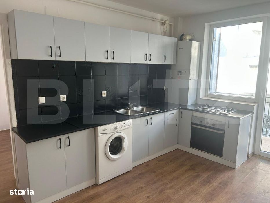 Apartament cu 3 camere, 52 mp cu balcon, zona Stejarului — fotografia 1