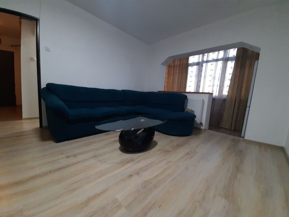 Închiriez garsoniera spațioasă, mobilata și utilată, cu centrala proprie pe gaz