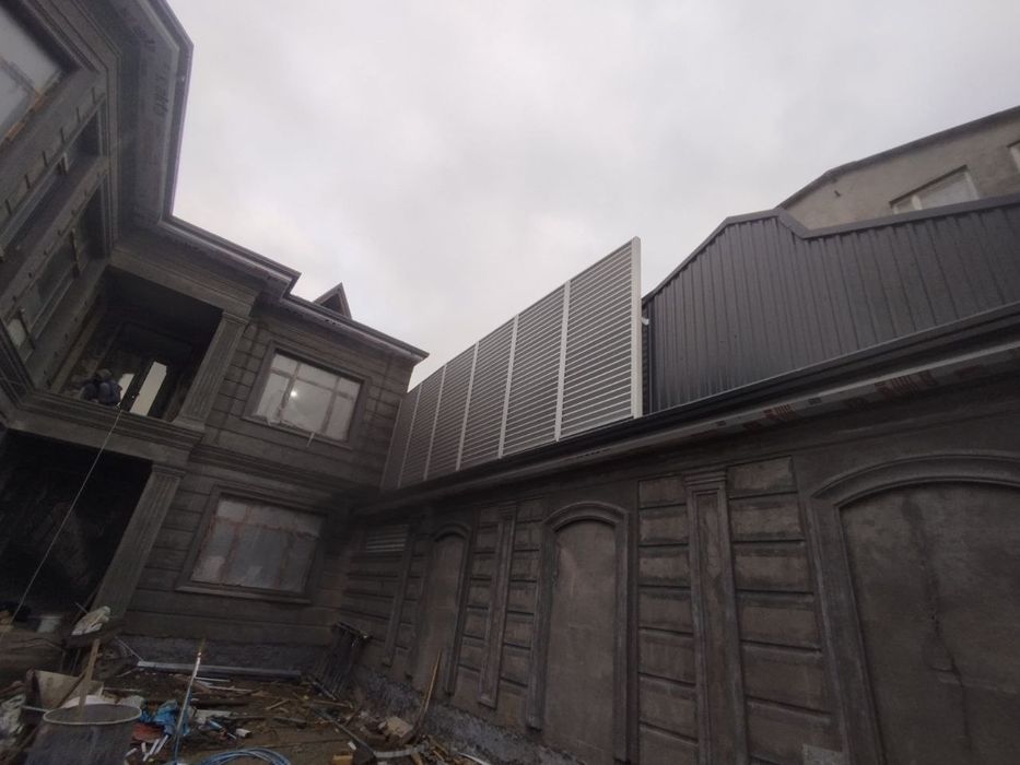 (56) Жалюзи, заборы из металла.