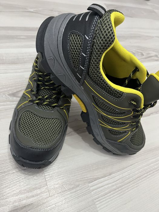 Работни обувки с бомбе