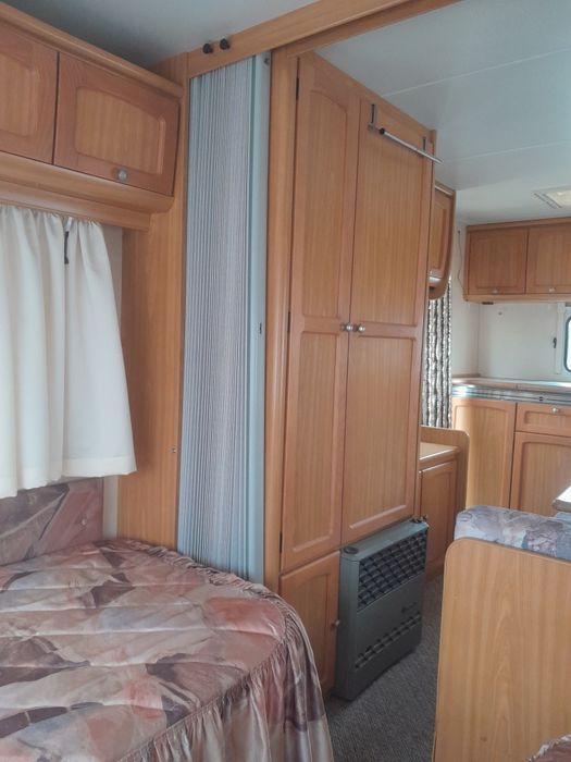 продавам Каравана