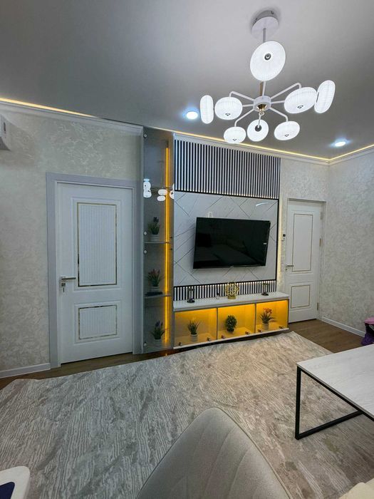 Продам СВОЮ 4- комн.квартиру  с обстановкой. Чиланзар 9 кв.