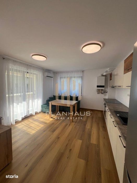 Prima închiriere-2 camere Centrul vechi,loc de parcare inclus