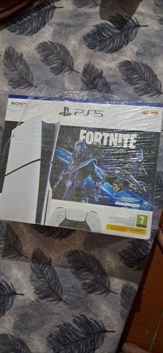 Продам приставку всё отлично работает есть игры на