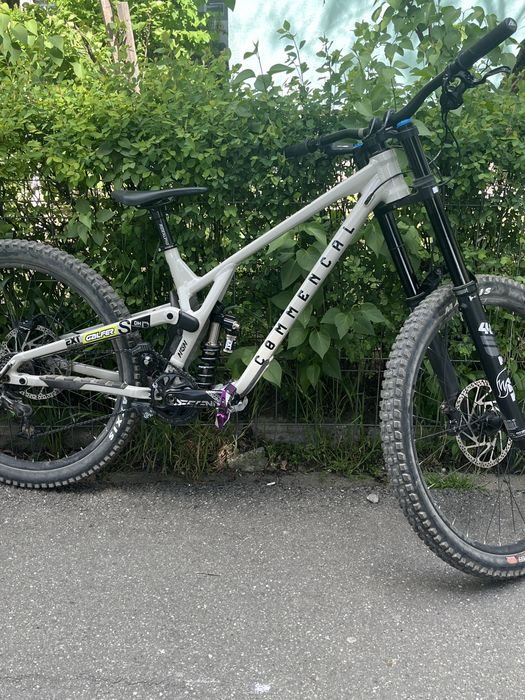 commencal supreme dh v3 - Biciclete | OLX.ro