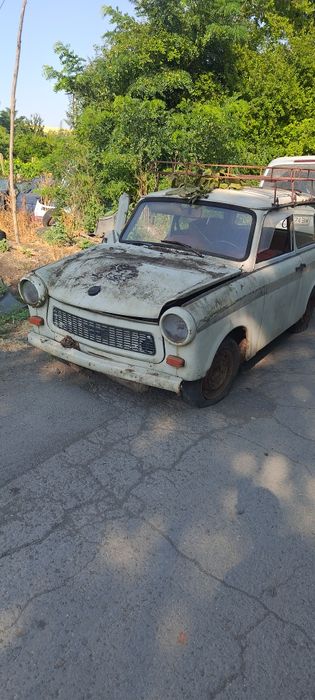 Трабант  на части