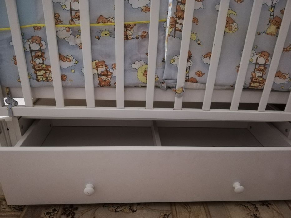 Детская кроватка