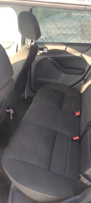 Vand ford focus 1.6 tdci 109 cp din 2008 in stare buna de funcționar