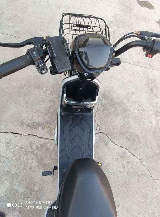 Vasat elektr skuteri