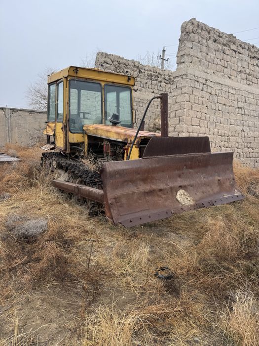трактор ДТ-75 сатылады лопатамен