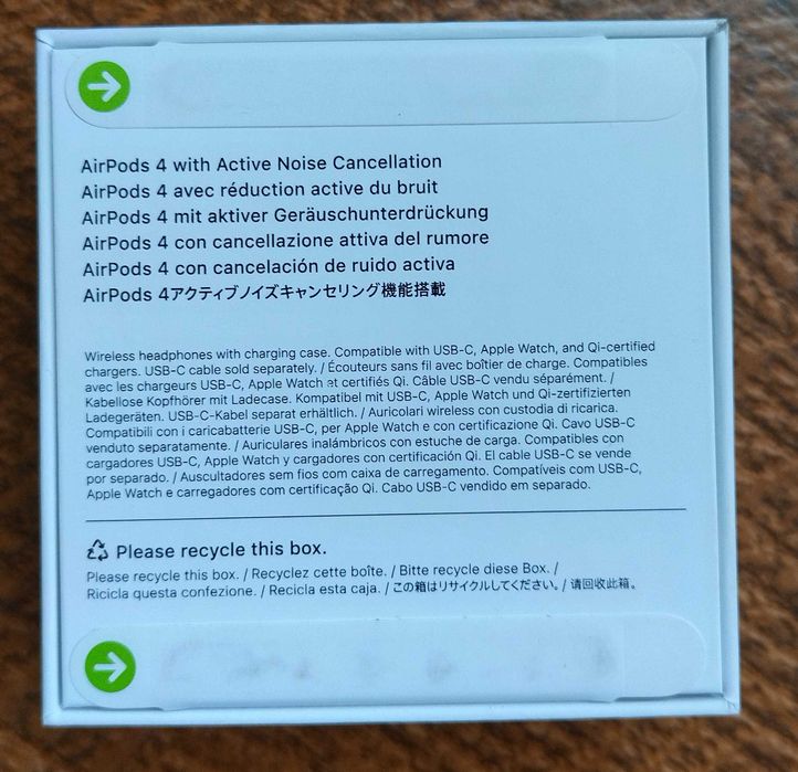 Продавам безжични телефонни слушалки AirPods 4 (ANC) на Apple