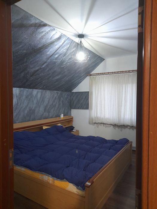 Dau în chirie casă