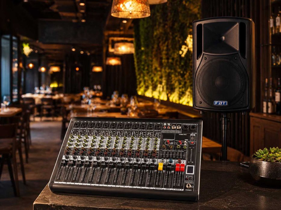 Activ mixer audio 12 canale 2 X 450W ZT12B Stereo canal 16 Efecte digital DSP cu amplificator Bluetooth USB