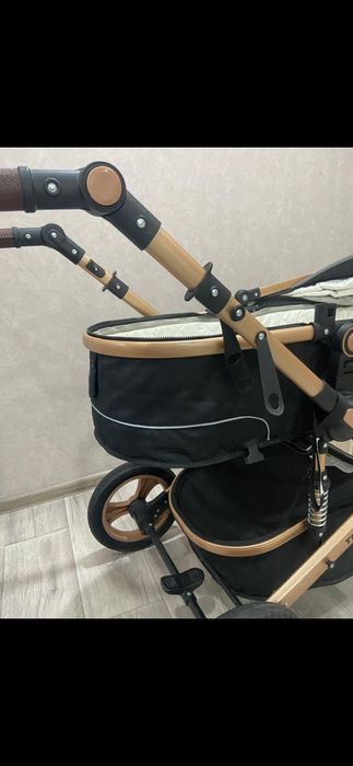 Продам почти новую коляску