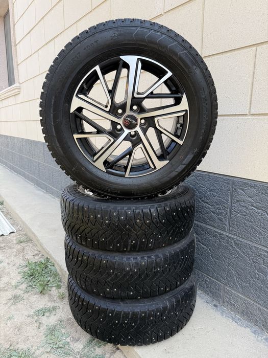 Зимние шины с дисками 225/65 р17 TRIANGLE