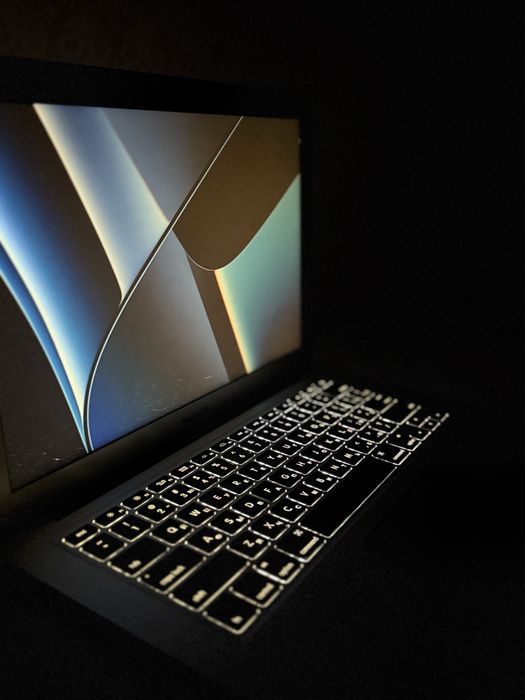 MacBook Air (13-inch)