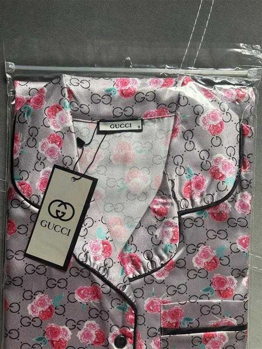 Дамски сатенени пижами