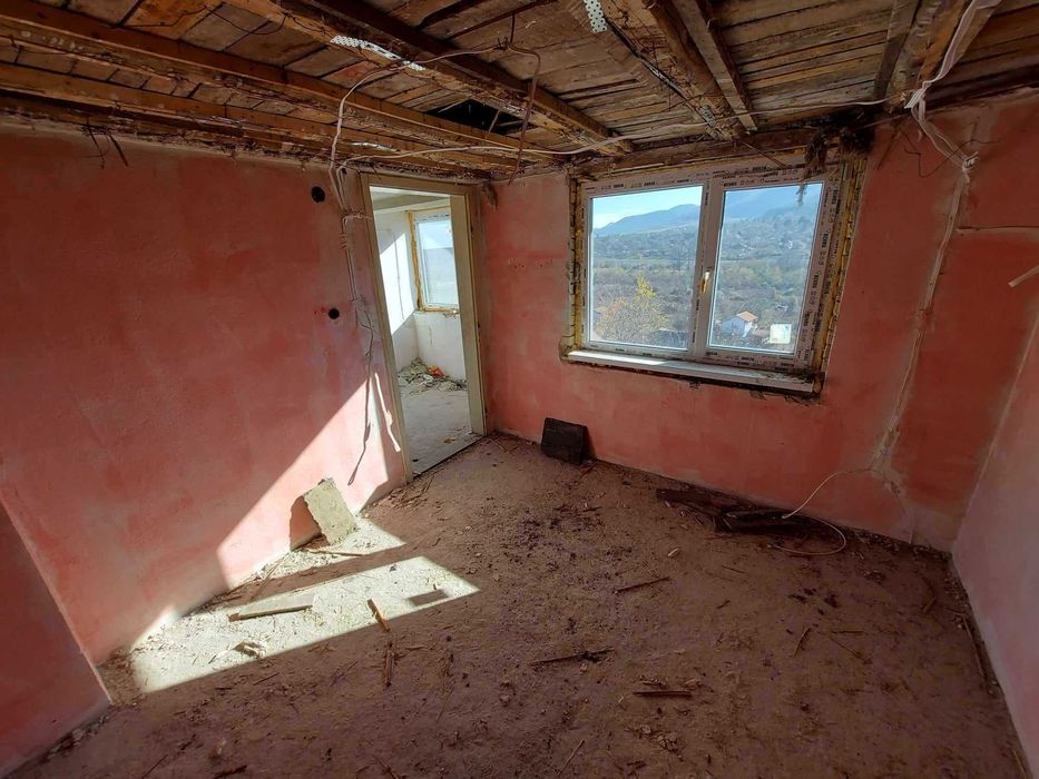 Триетажна вила, 80кв.м, местност Драката