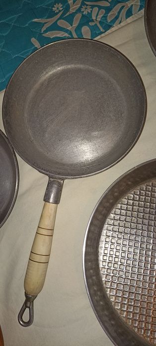 Продаю советские сковородки