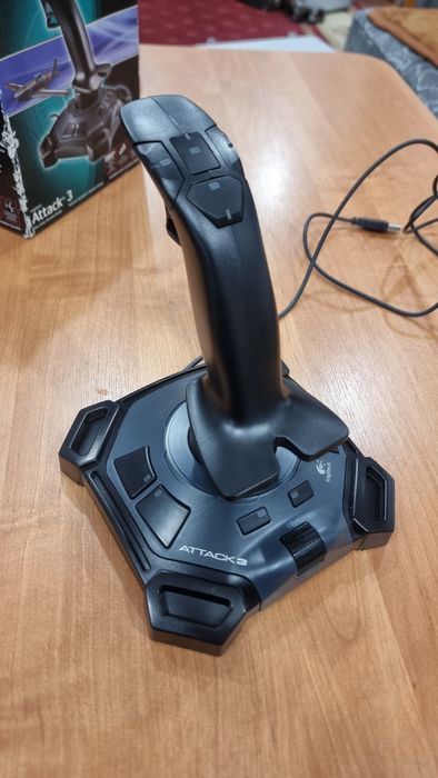 Джойстик Logitech Attack 3