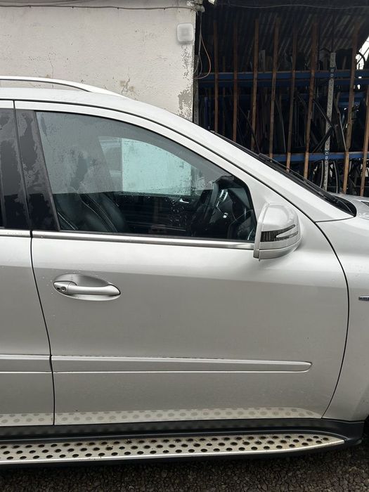 Usa Dreapta Fata Mercedes ML W164 Facelift 2008 - 2011 SUV 4 Usi SILVER (1425)