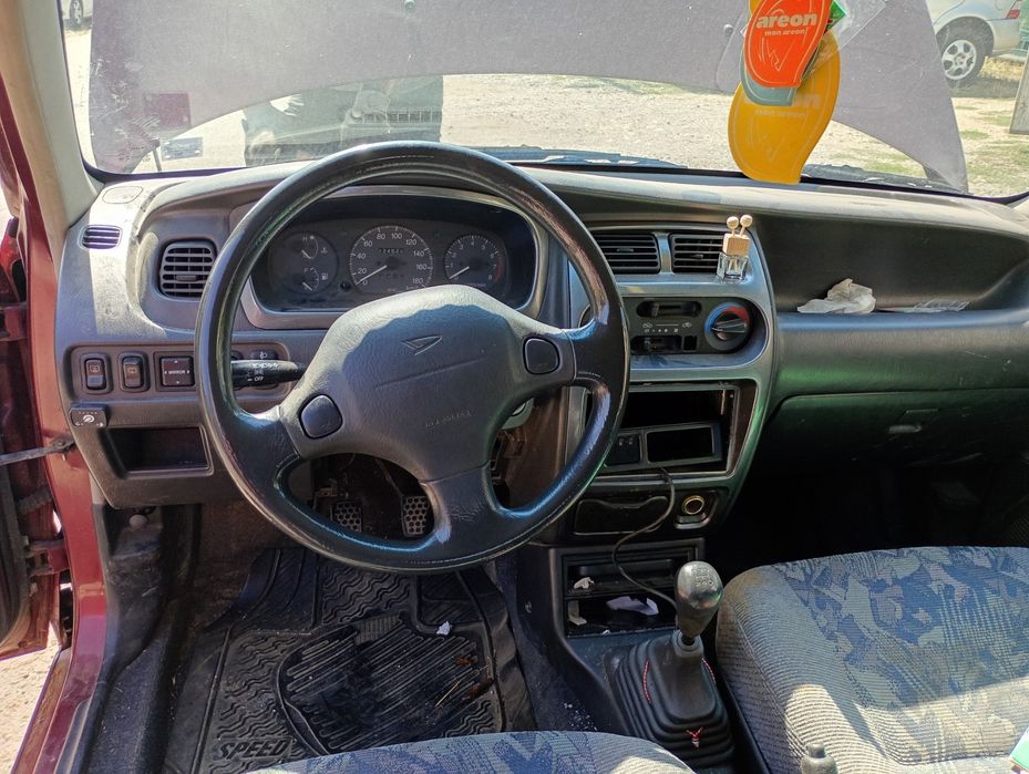 Daihatsu Sirion 1.0i на части !!!