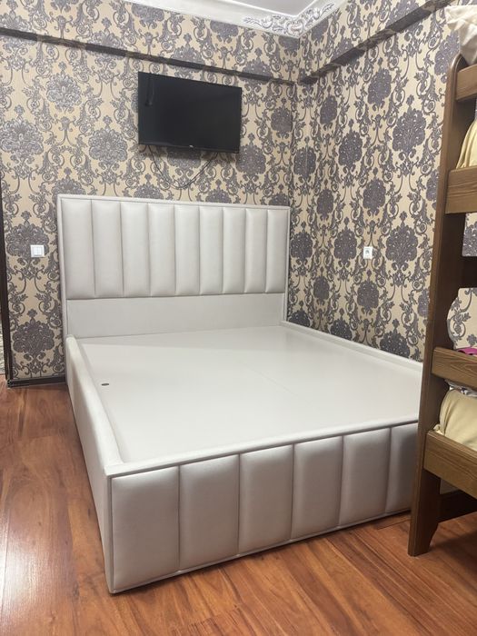 Kravat divan bir kishilik kravat