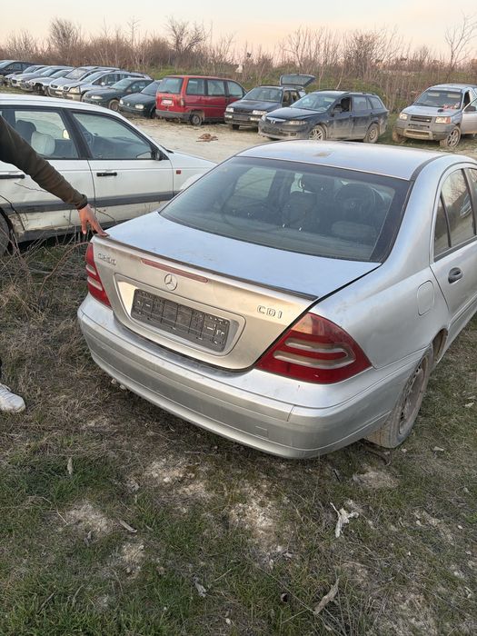 На части 1.8 бензин ръчка 6 скорости