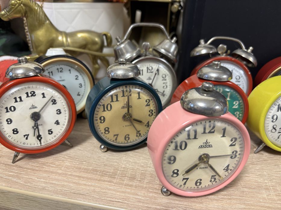 Ceasuri de masa Aradora