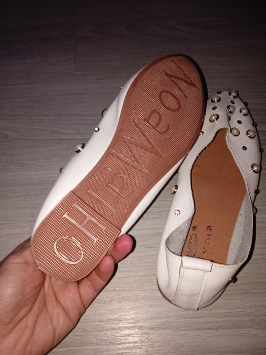 Balerini noi fara etichetă