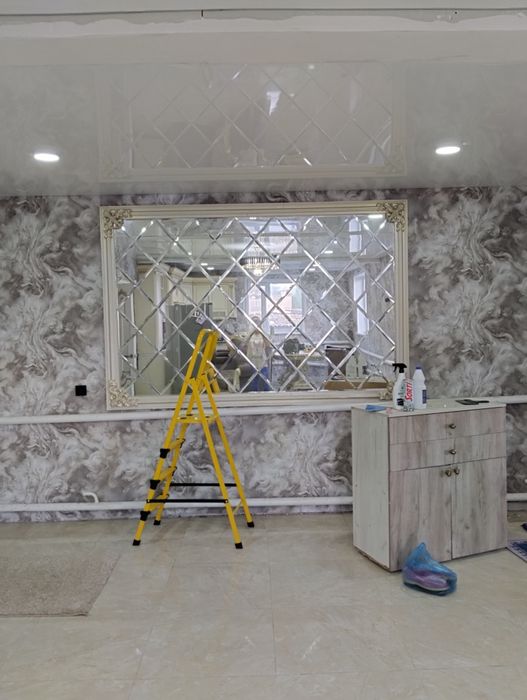 Поклейка обоев и галтелей