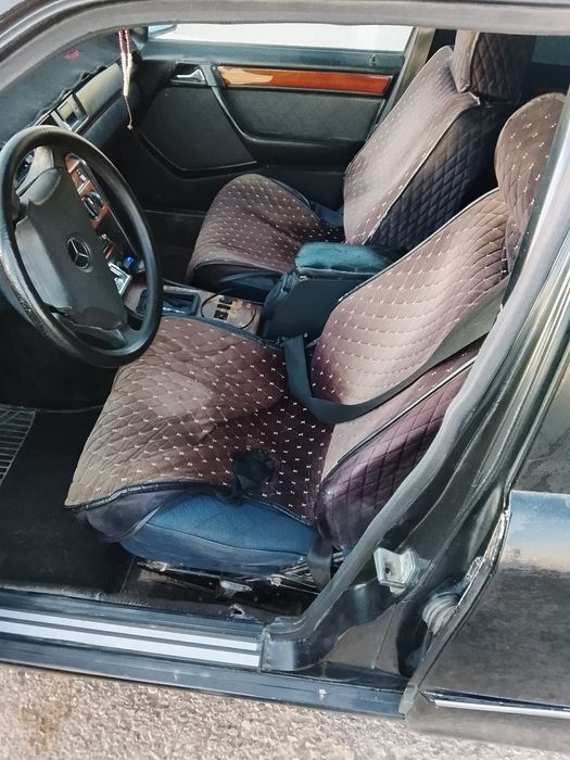 Мерс 200. Автомат. Газ бензин.